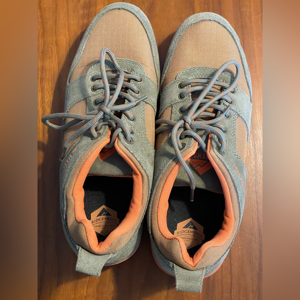 Men's Gray and Tan Sneakers